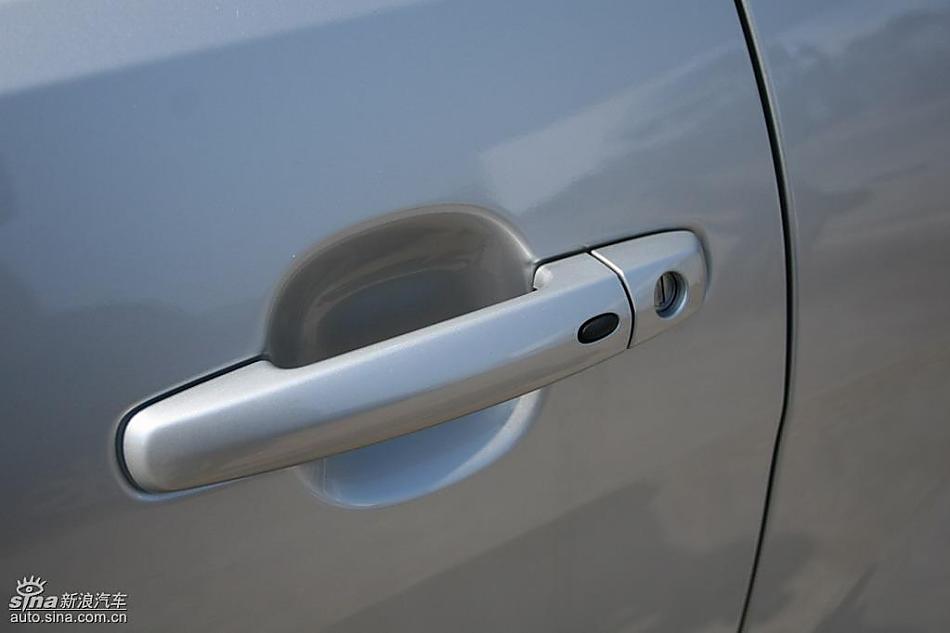 新超级维特拉2.4L三门版