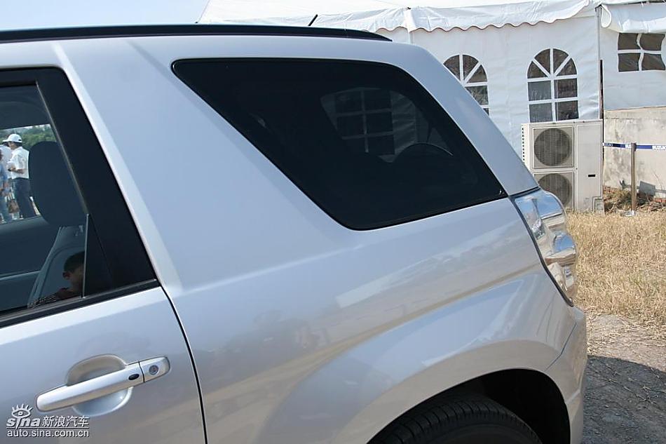 新超级维特拉2.4L三门版