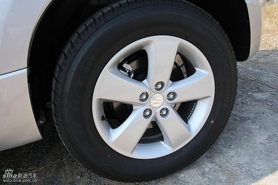 新超级维特拉2.4L三门版