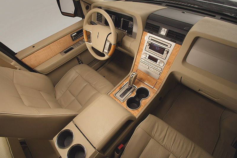 07款林肯领航员内饰