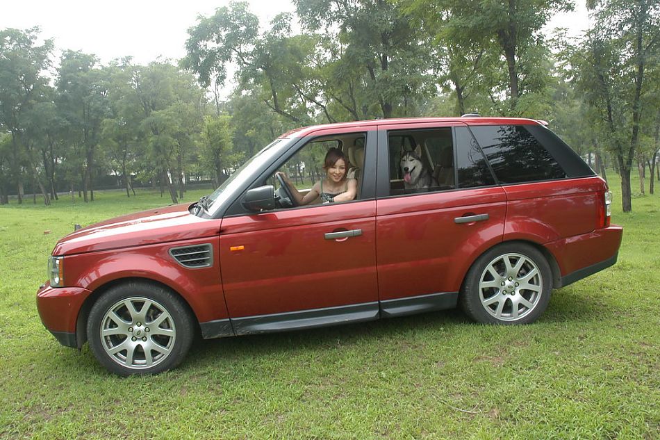 路虎揽胜运动版野趣越野