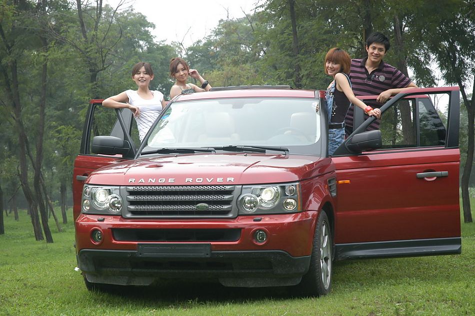 路虎揽胜运动版野趣越野