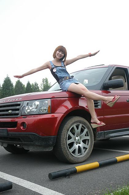 路虎揽胜运动版野趣越野