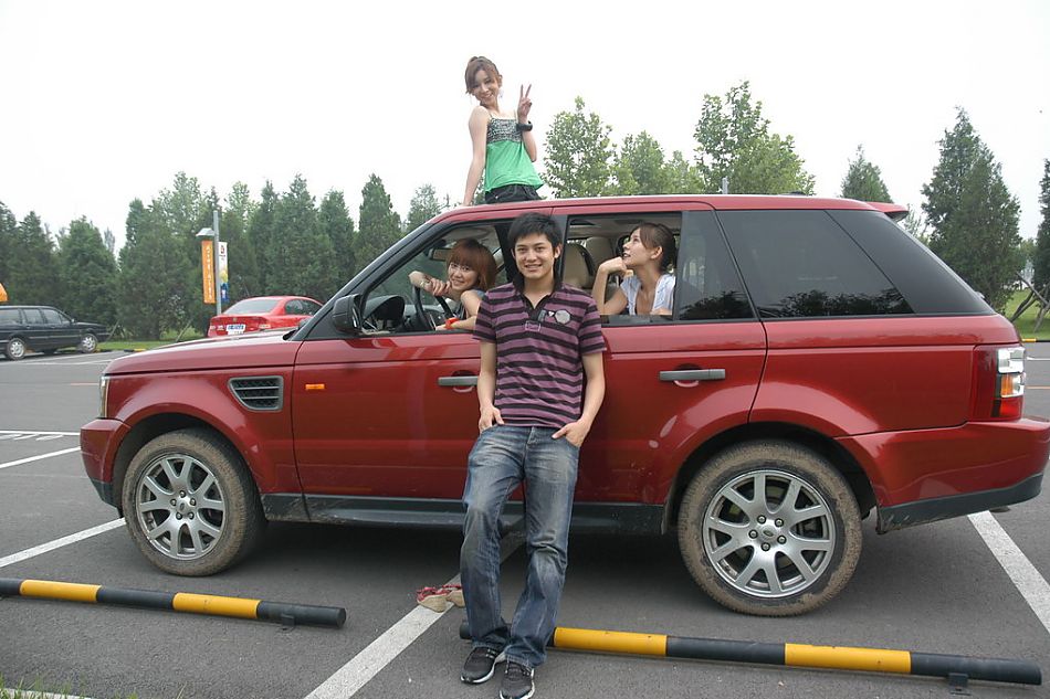 路虎揽胜运动版野趣越野