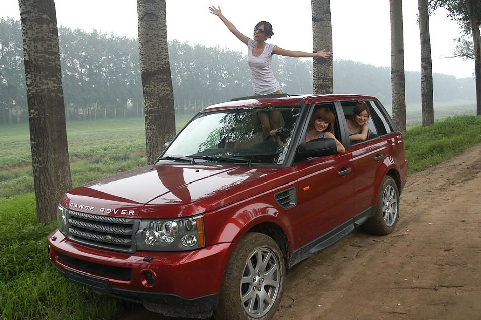 路虎揽胜运动版野趣越野