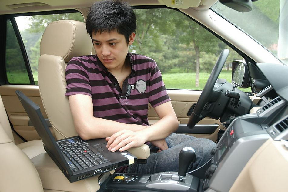 路虎揽胜运动版野趣越野