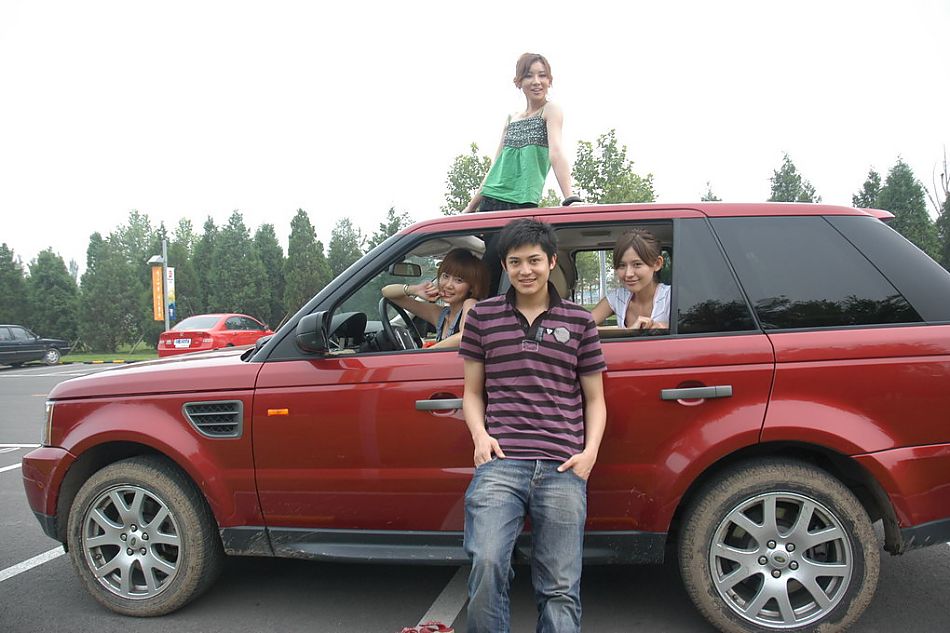 路虎揽胜运动版野趣越野