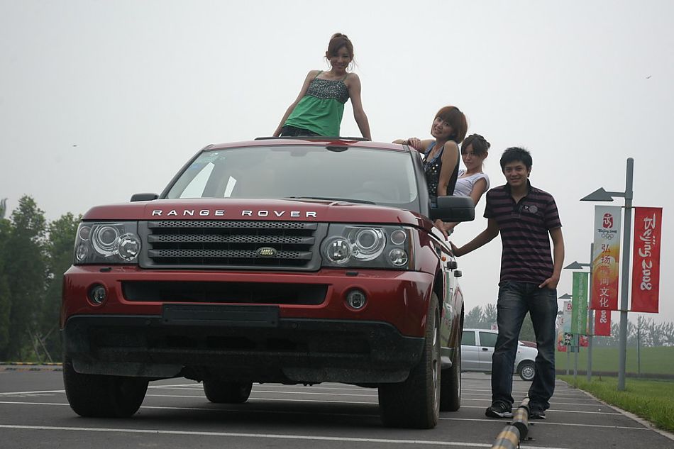 路虎揽胜运动版野趣越野