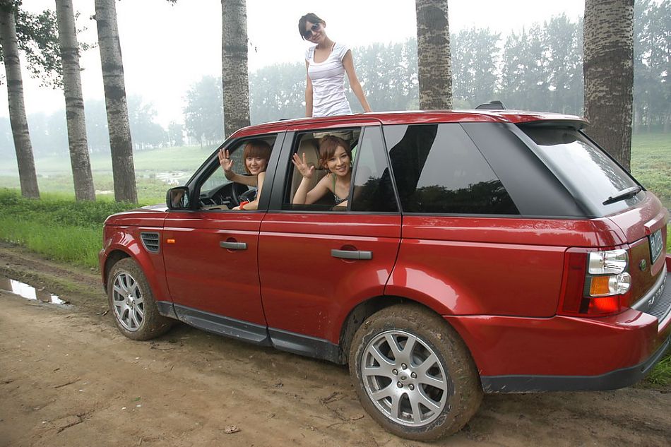 路虎揽胜运动版野趣越野