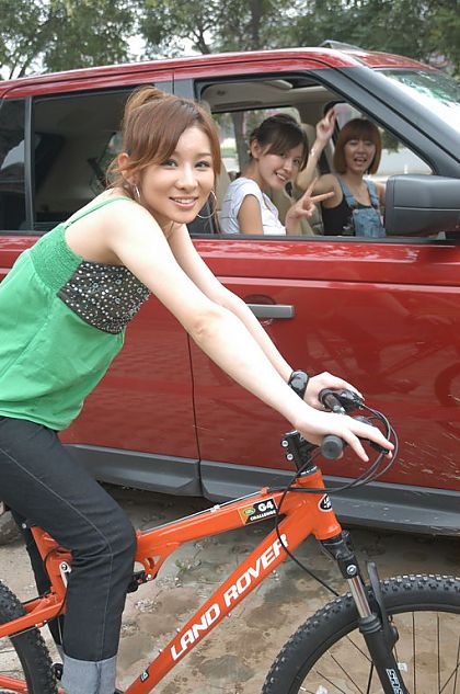 路虎揽胜运动版野趣越野