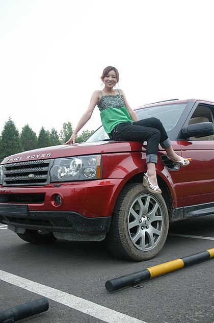 路虎揽胜运动版野趣越野