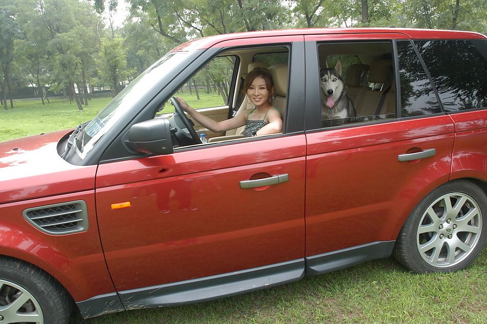 路虎揽胜运动版野趣越野