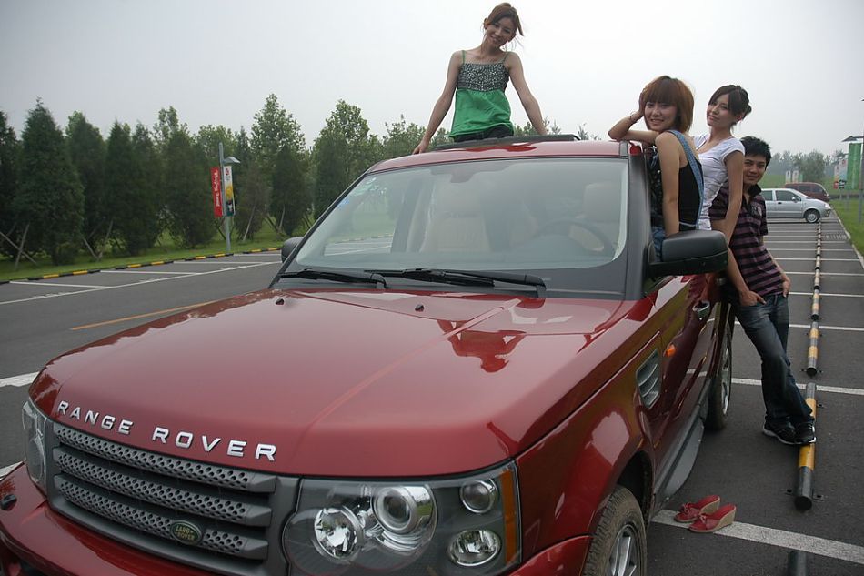 路虎揽胜运动版野趣越野