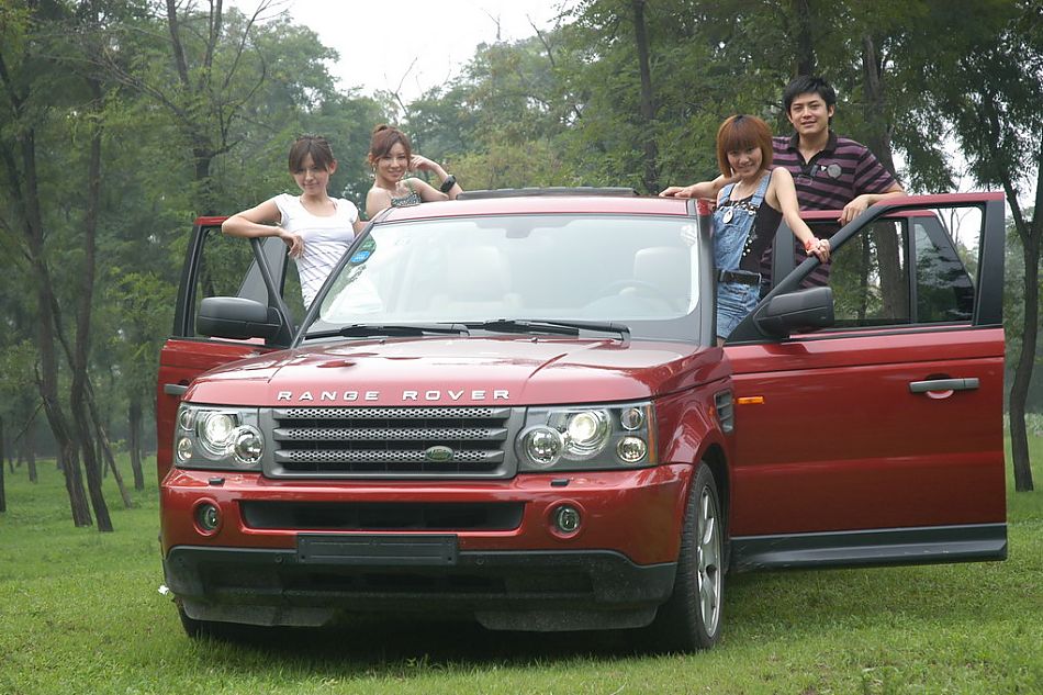 路虎揽胜运动版野趣越野