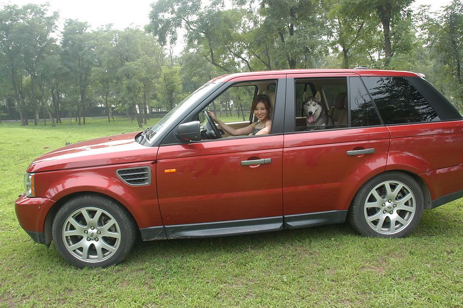 路虎揽胜运动版野趣越野