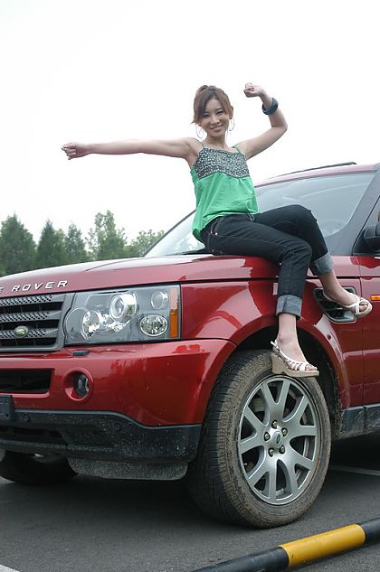 路虎揽胜运动版野趣越野