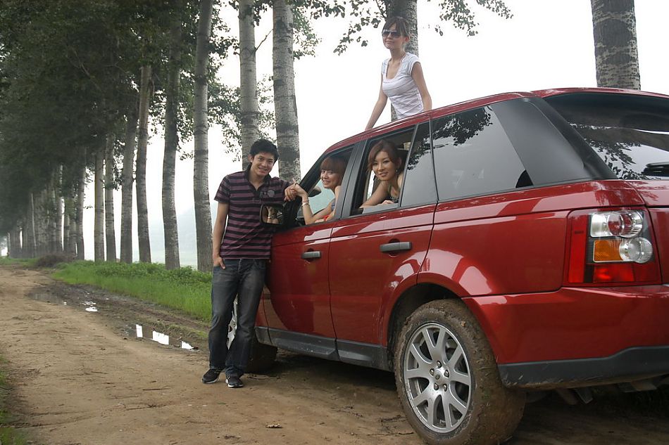 路虎揽胜运动版野趣越野