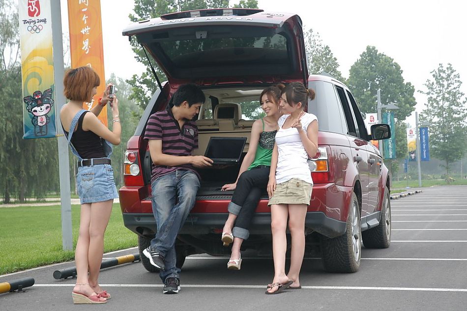 路虎揽胜运动版野趣越野