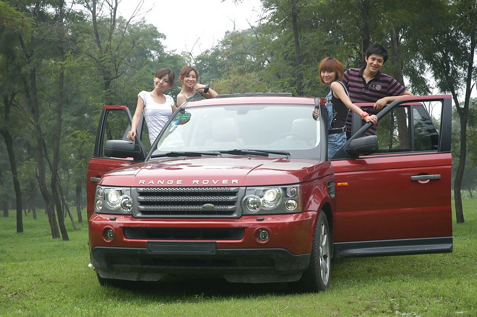 路虎揽胜运动版野趣越野
