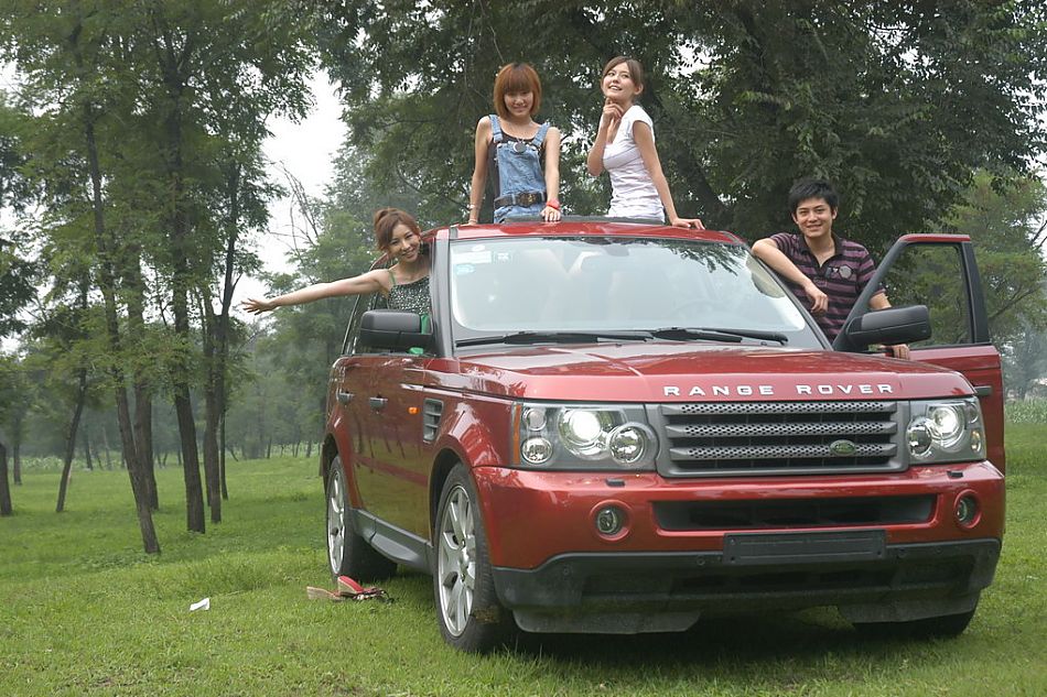 路虎揽胜运动版野趣越野