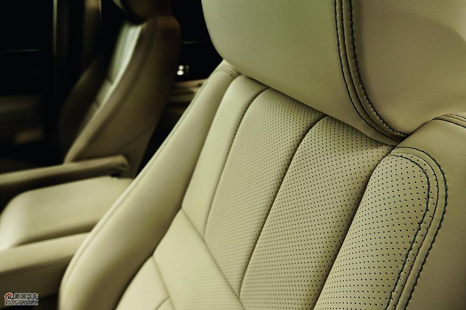 2010款路虎揽胜运动版内饰