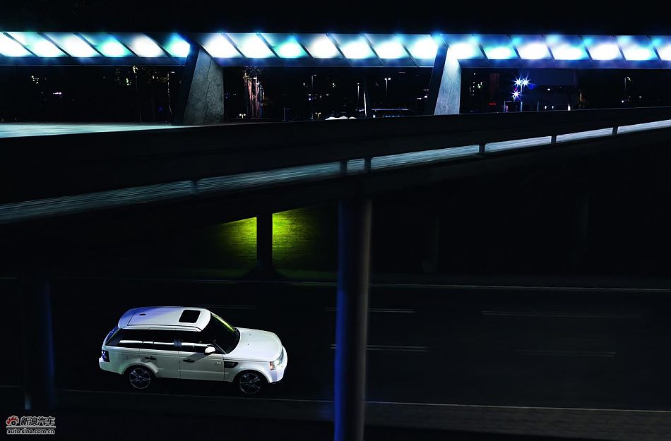 2010款路虎揽胜运动版外观