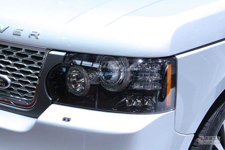 路虎揽胜尊崇创世版机械增压车