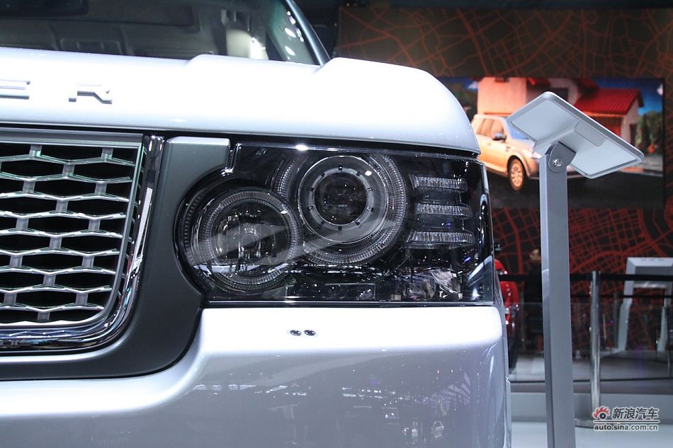 路虎揽胜尊崇创世版机械增压车