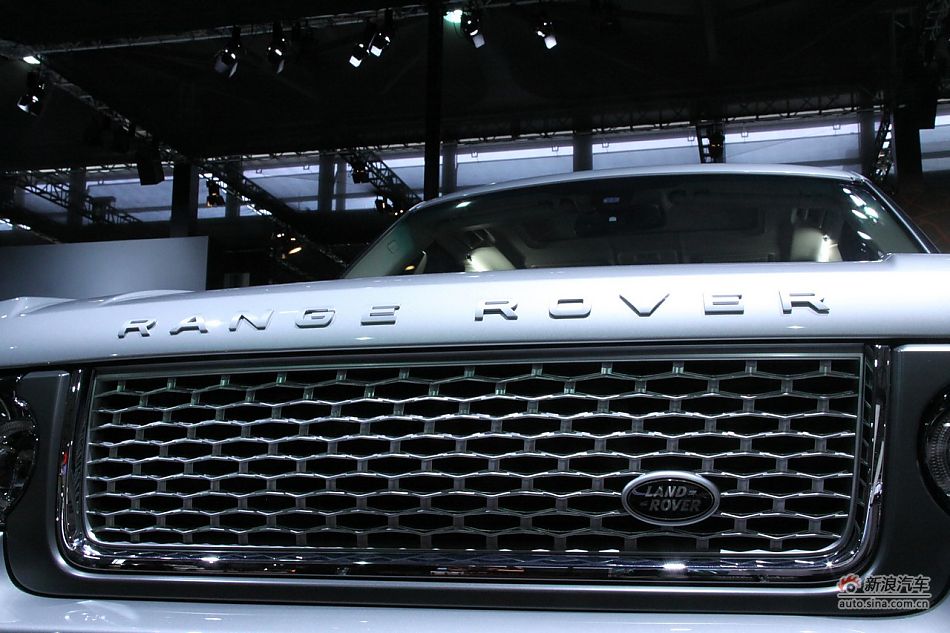 路虎揽胜尊崇创世版机械增压车