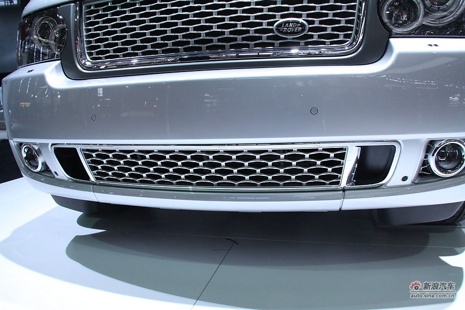 路虎揽胜尊崇创世版机械增压车