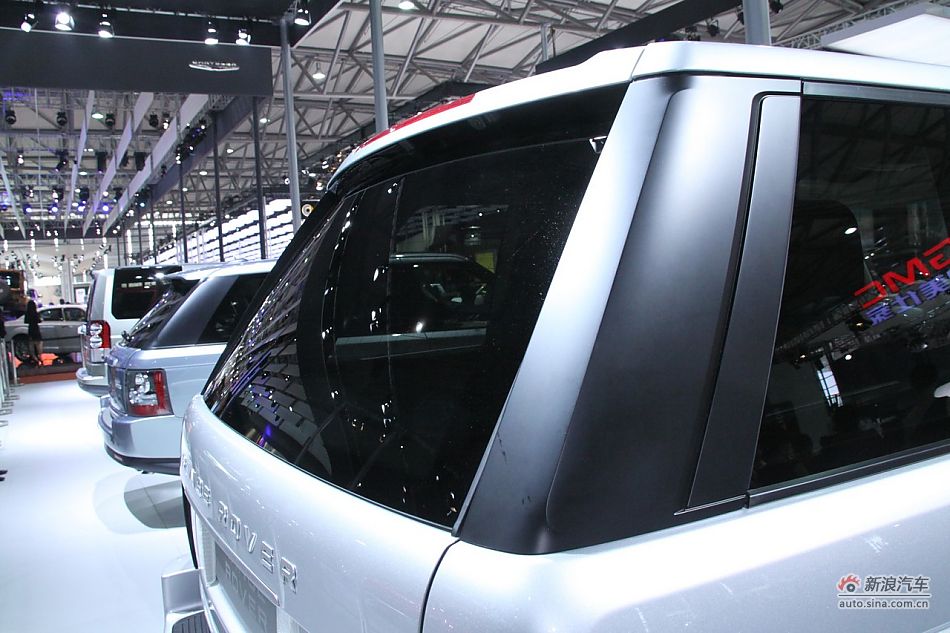 路虎揽胜尊崇创世版机械增压车