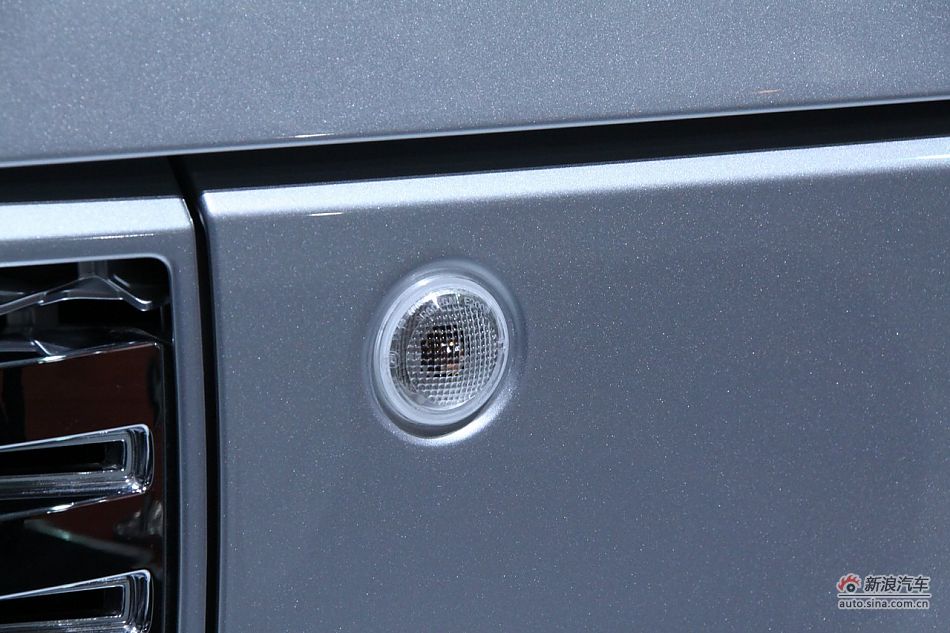 路虎揽胜尊崇创世版机械增压车