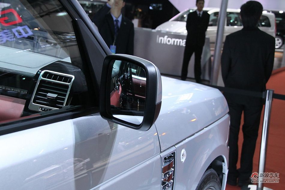 路虎揽胜尊崇创世版机械增压车