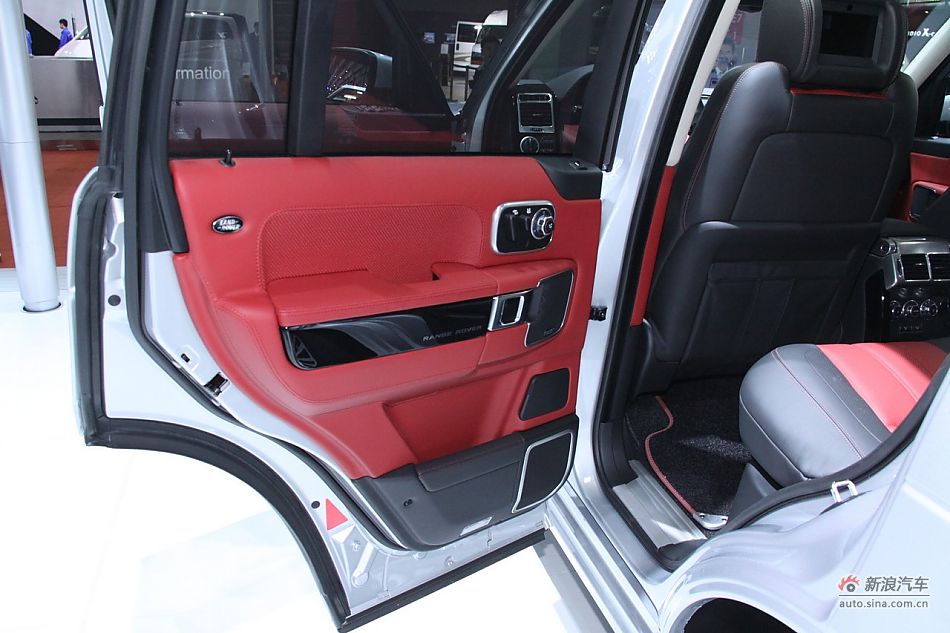 路虎揽胜尊崇创世版机械增压车