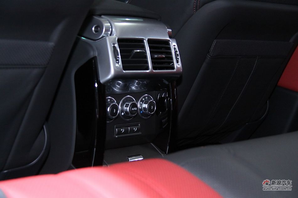 路虎揽胜尊崇创世版机械增压车