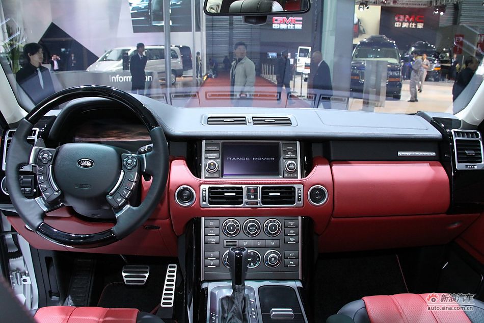 路虎揽胜尊崇创世版机械增压车