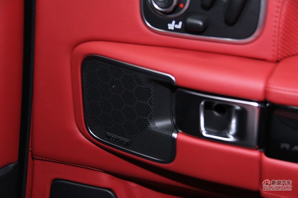 路虎揽胜尊崇创世版机械增压车