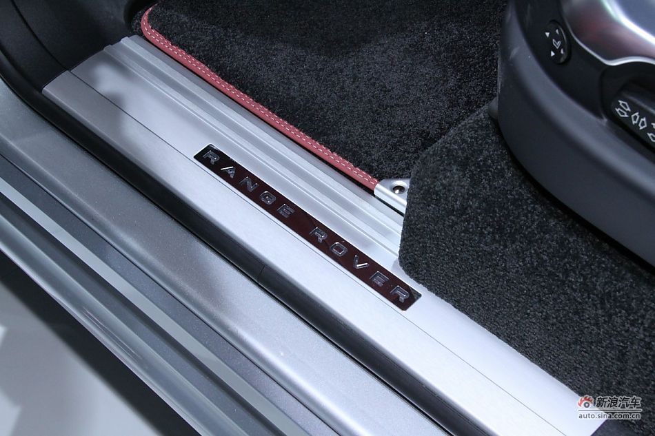 路虎揽胜尊崇创世版机械增压车