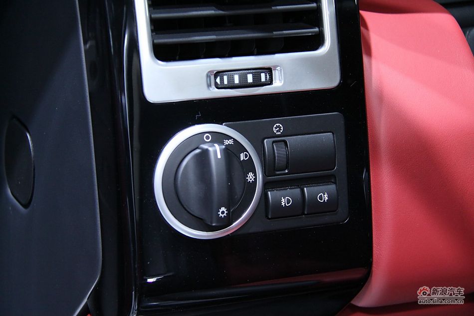 路虎揽胜尊崇创世版机械增压车