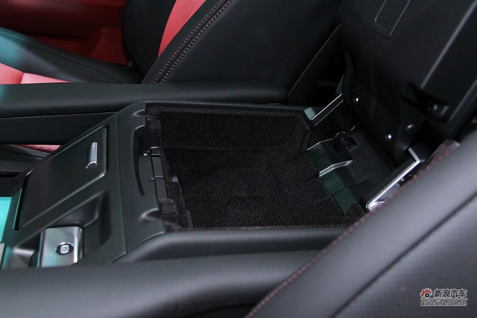 路虎揽胜尊崇创世版机械增压车