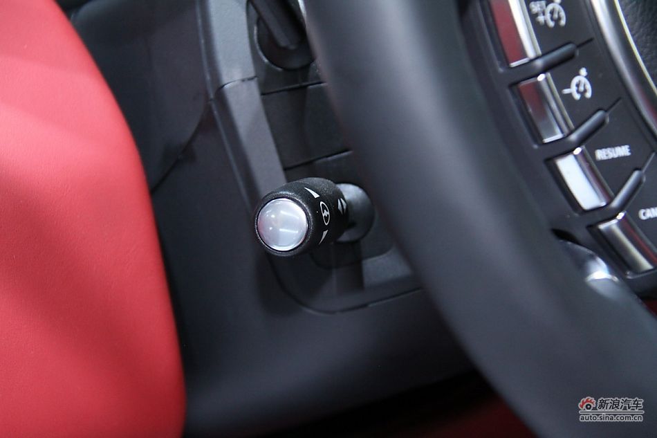 路虎揽胜尊崇创世版机械增压车