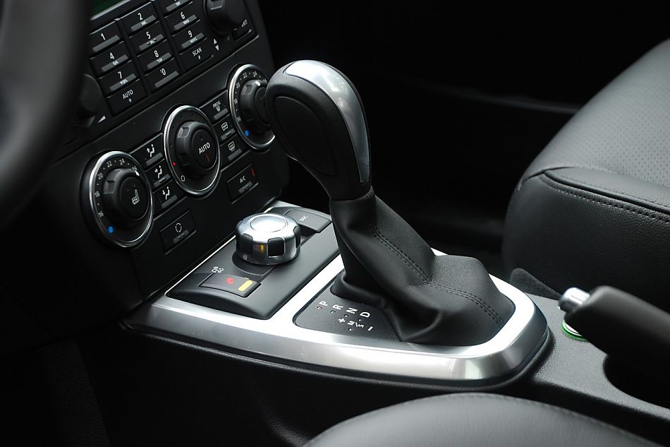 2010款路虎神行者2内饰