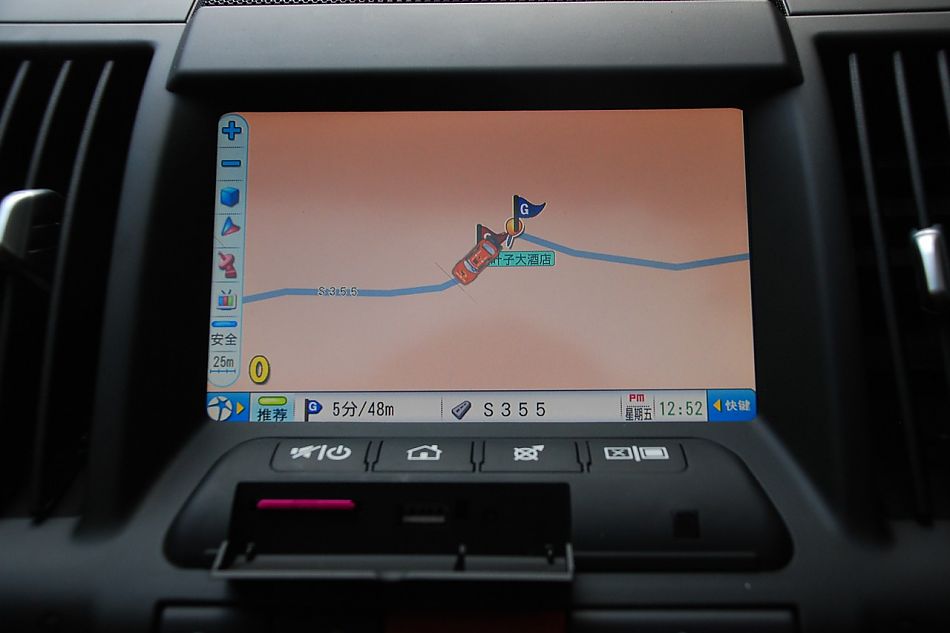 2010款路虎神行者2内饰