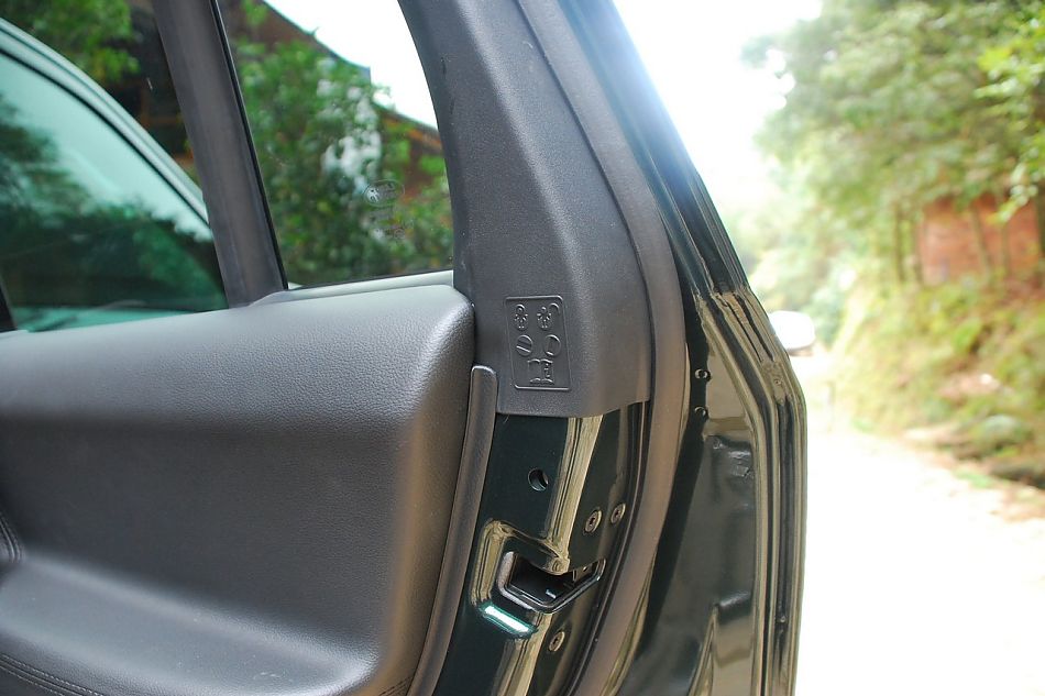 2010款路虎神行者2内饰