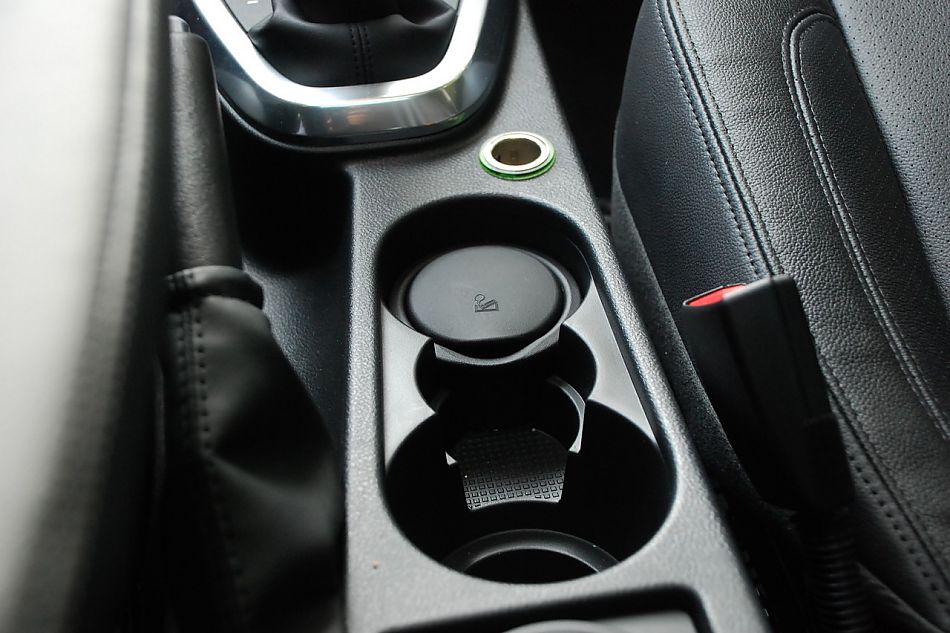 2010款路虎神行者2内饰