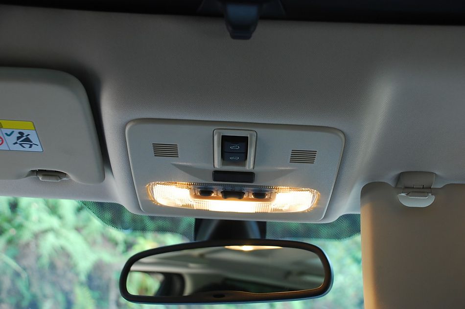 2010款路虎神行者2内饰