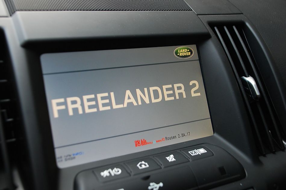 2010款路虎神行者2内饰