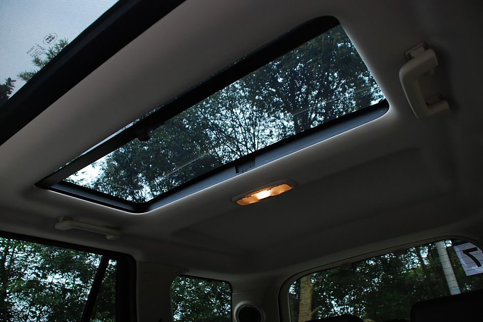 2010款路虎神行者2内饰