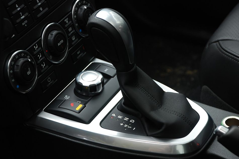 2010款路虎神行者2内饰