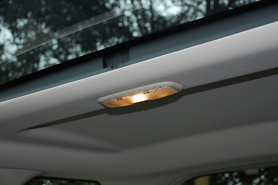 2010款路虎神行者2内饰